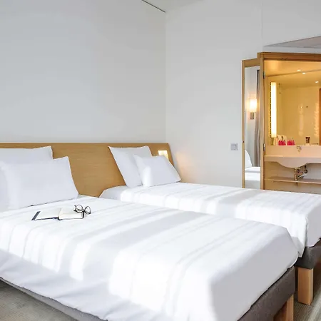 Novotel Muenchen Airport - Newly Renovated Hotel 4*