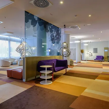 Novotel Muenchen Airport - Newly Renovated 4* Freising
