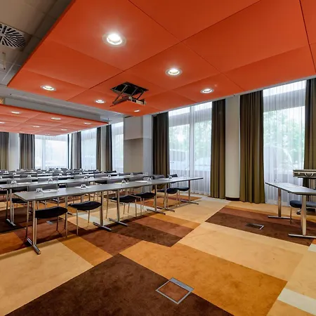Novotel Muenchen Airport - Newly Renovated Hotel