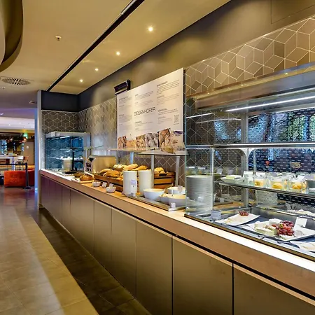Novotel Muenchen Airport - Newly Renovated