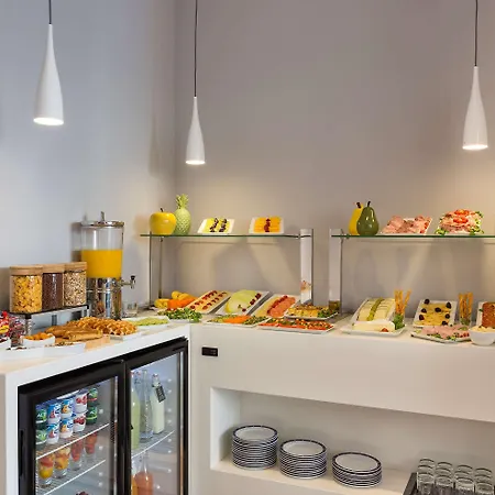 Novotel Muenchen Airport - Newly Renovated Hotell 4*