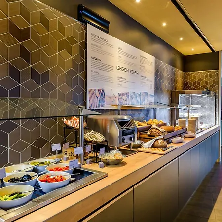 Hotel Novotel Muenchen Airport - Newly Renovated 4*