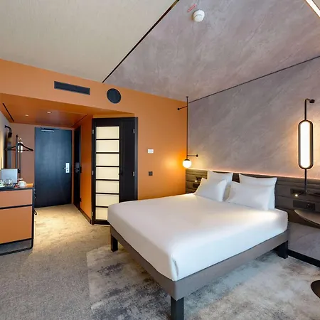 Hotel Novotel Muenchen Airport - Newly Renovated 4*