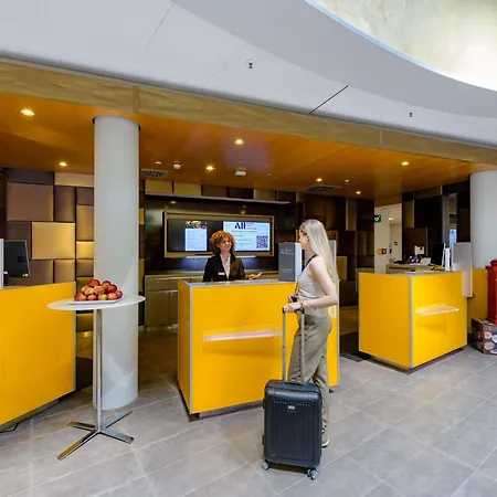Hotel Novotel Muenchen Airport 4*